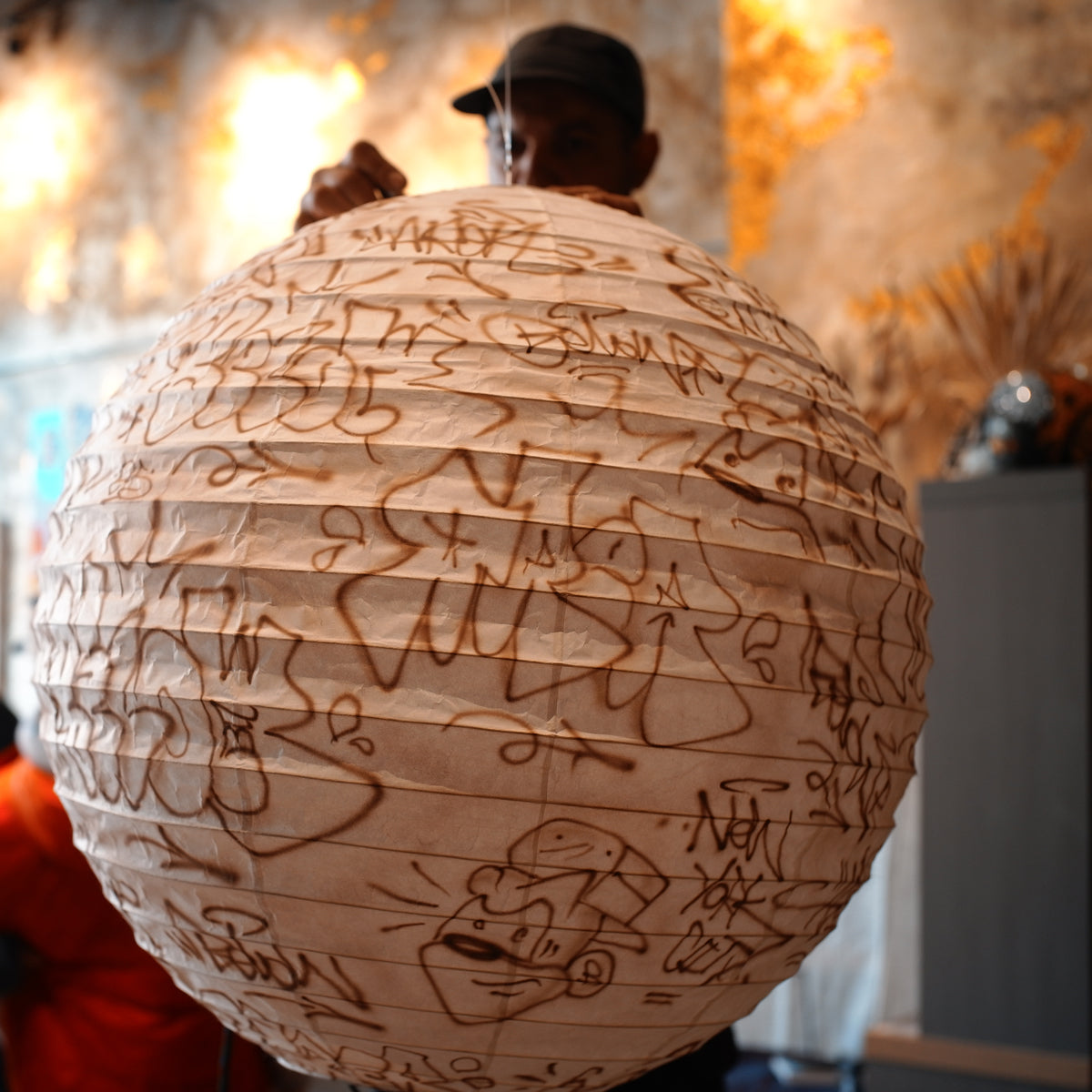 Lampadaire HASHIRAMA – Édition VANDALISÉE