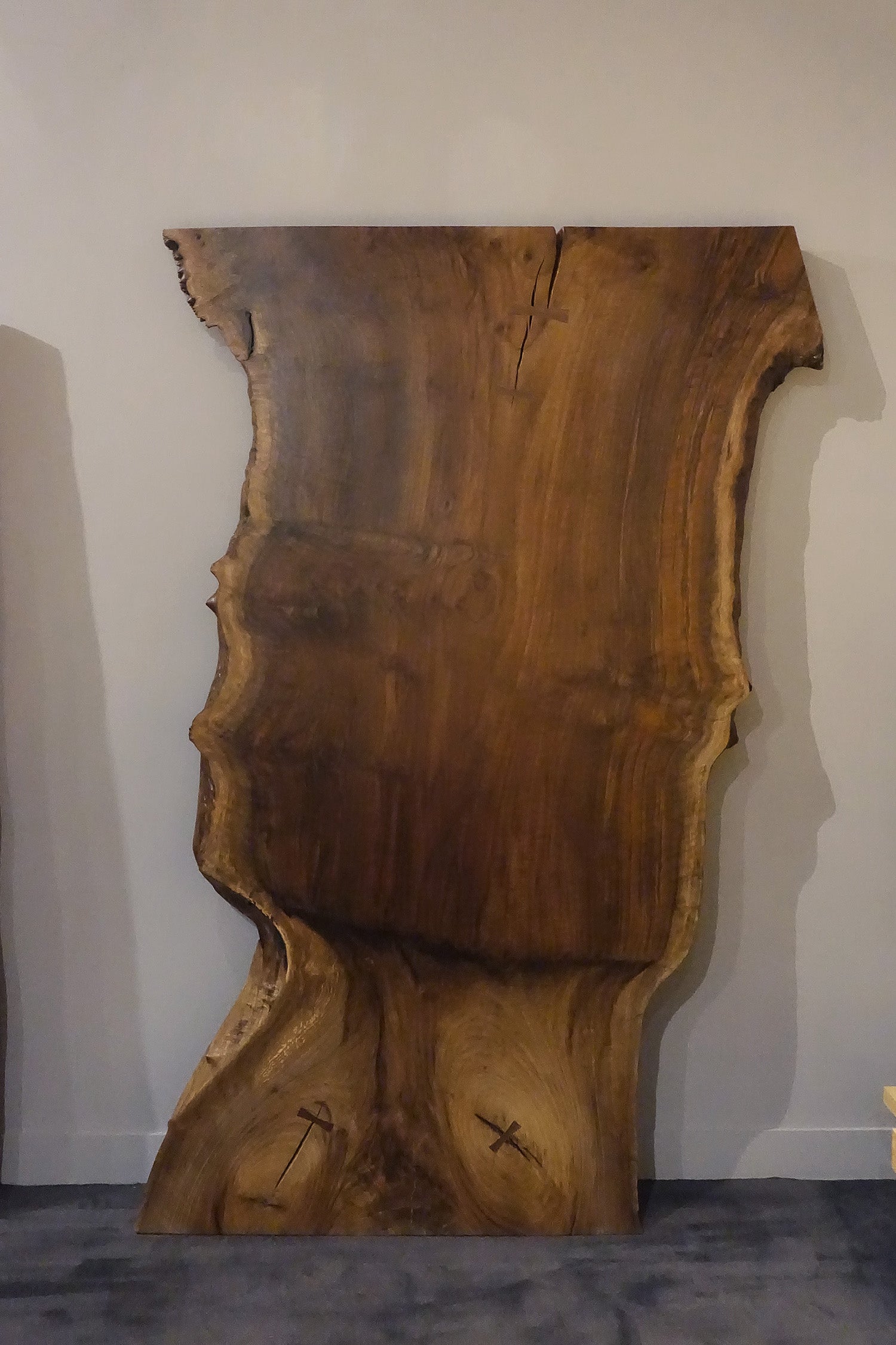 Live Edge Slab – Noyer Claro (No.33)