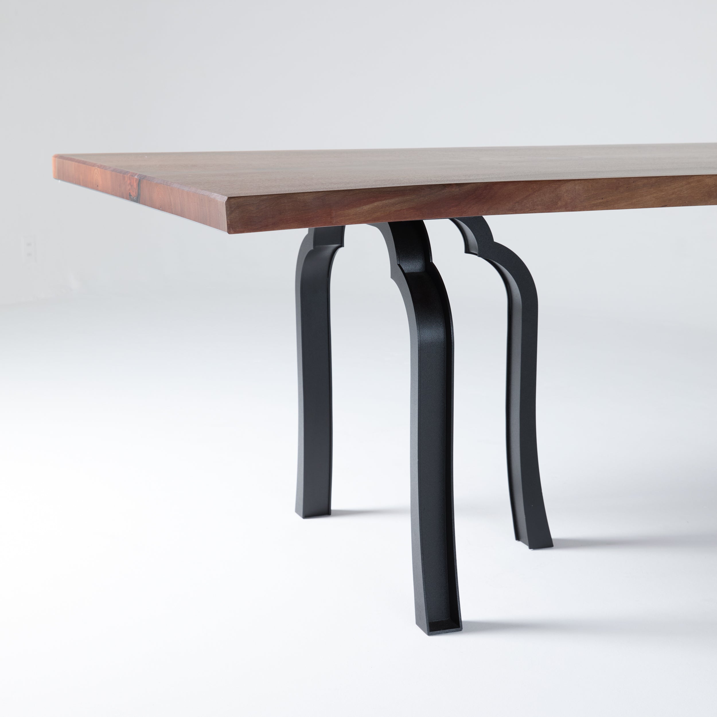 table KATOUMADO