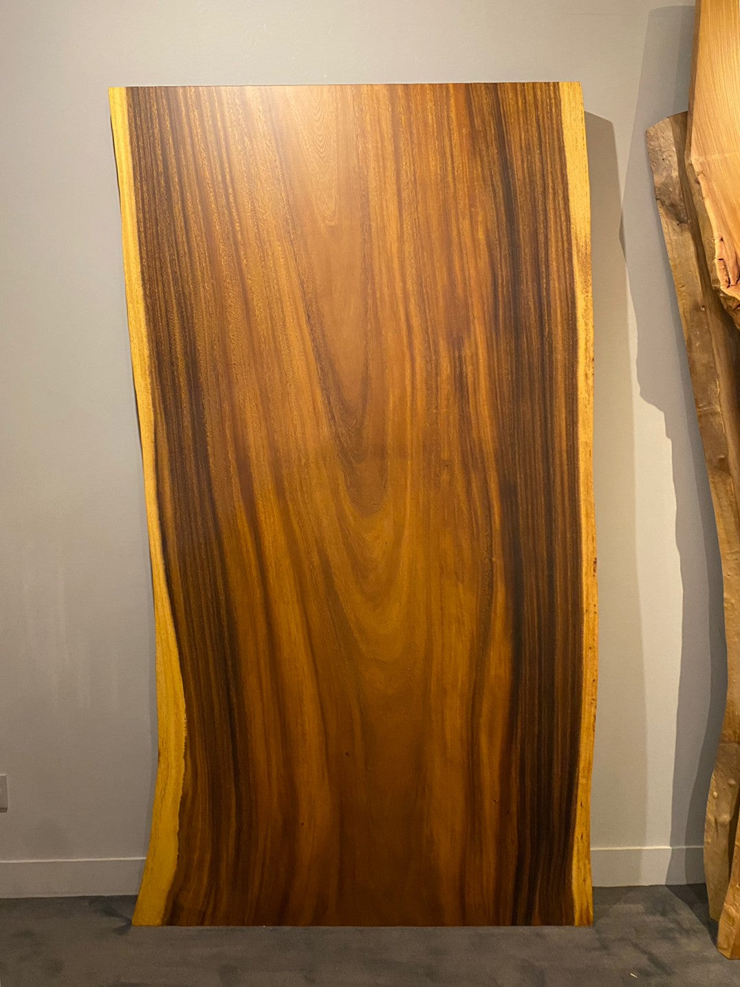 Live Edge Slab – Monkeypod (Albizia saman, arbre de pluie) No.49